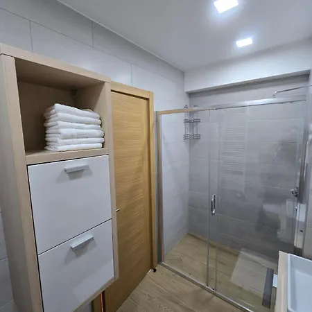 Privatni Rio Deluxe A1-8 U Sklopu Vucko *